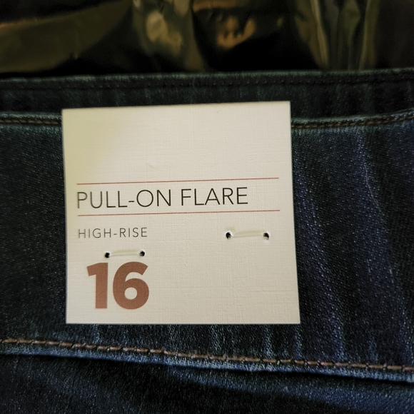 Lane Bryant jeans, NWT - Picture 3 of 6